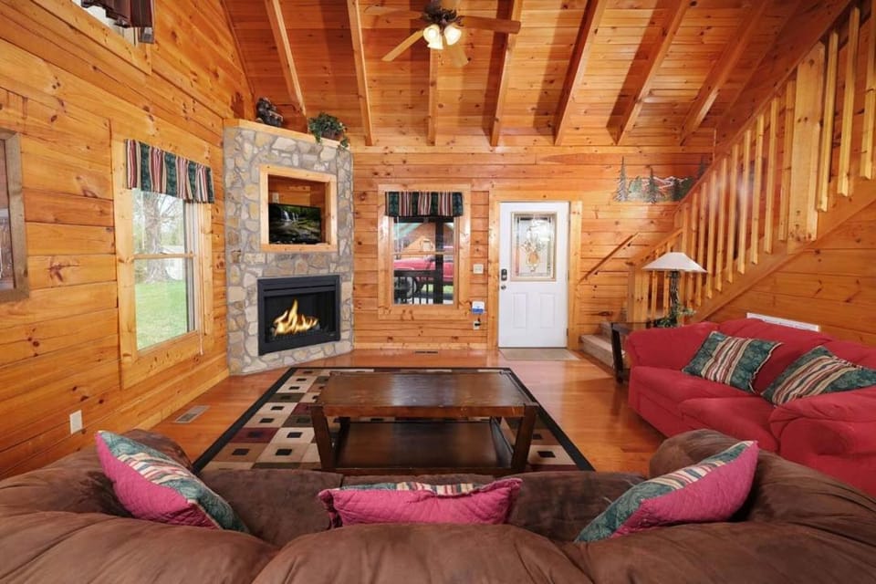Bear Ridge Stay on the Wild Side Chalet in Pigeon Forge