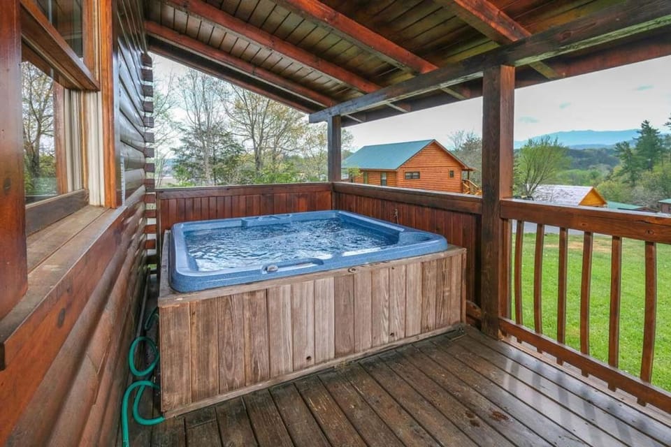 Bear Ridge Stay on the Wild Side Chalet in Pigeon Forge