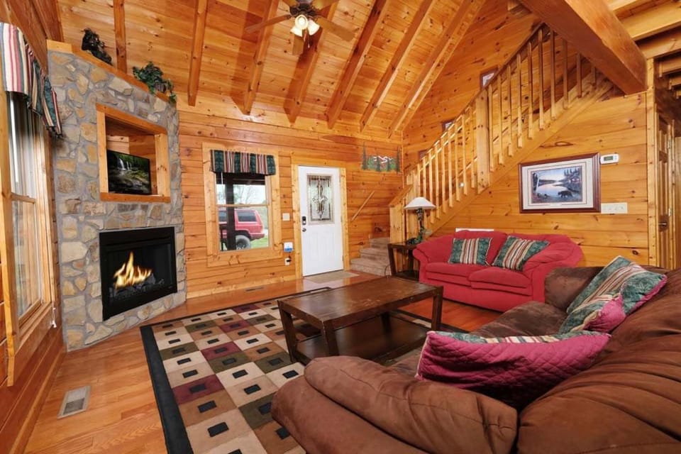 Bear Ridge Stay on the Wild Side Chalet in Pigeon Forge