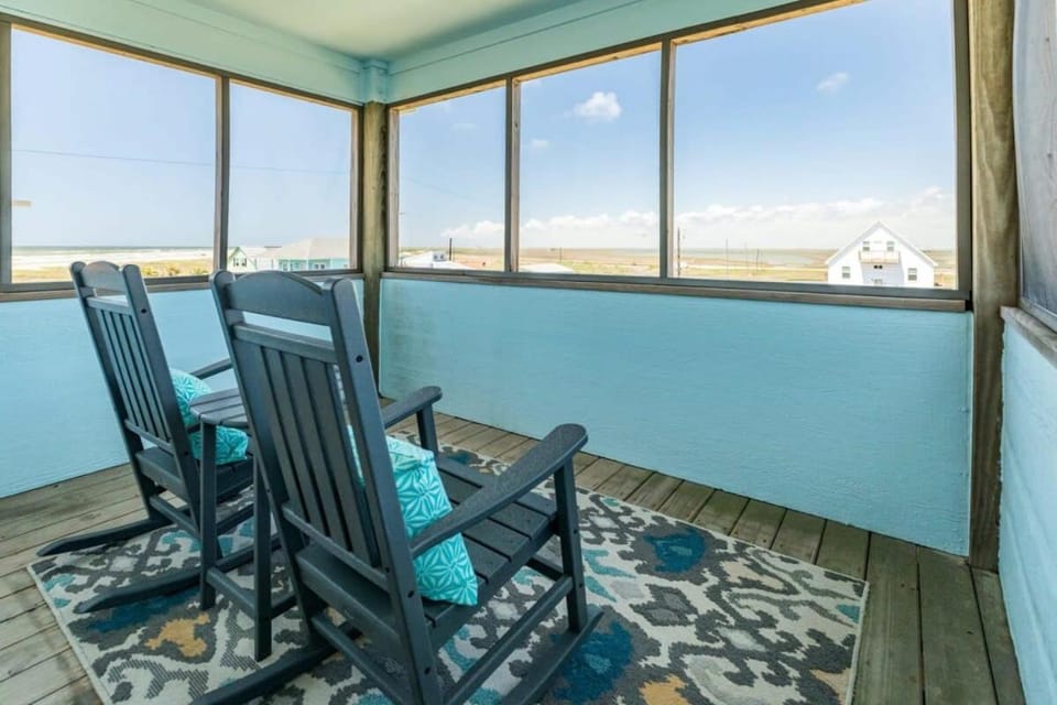 Pelican's Pass - Gorgeous Porches, Sun Deck, Ocean Views! House in Alvin