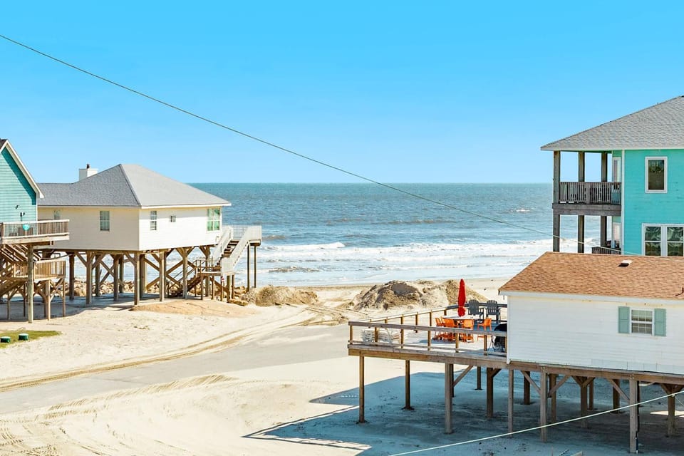 Pelican's Pass - Gorgeous Porches, Sun Deck, Ocean Views! House in Alvin