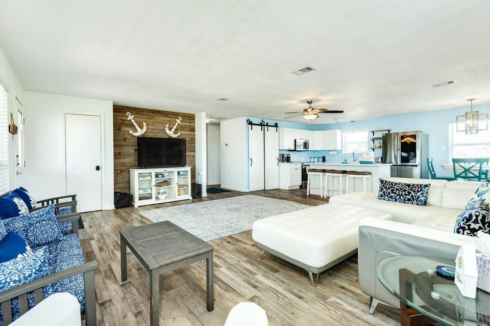 The Seaside Dollar - 2nd Row, Spectacular Sea Views House in Alvin
