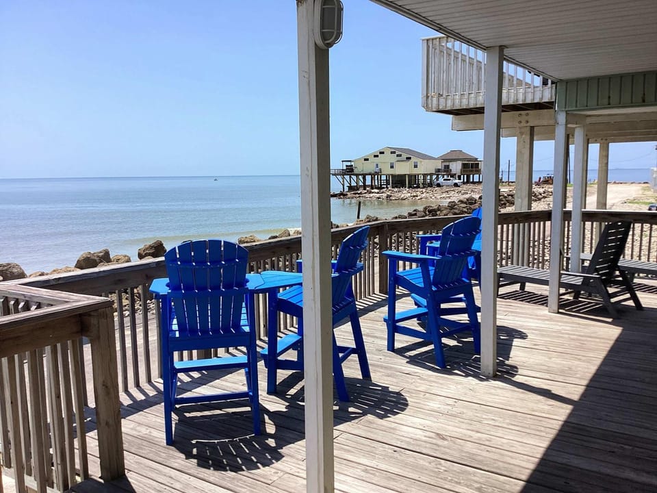 Waterfront Retreat - About the View, Homes 4 You! House in Alvin