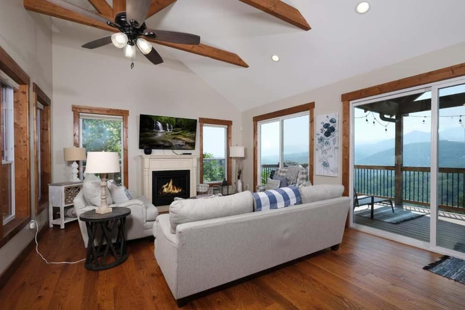 What a View Wake Up to the Wow Chalet in Gatlinburg