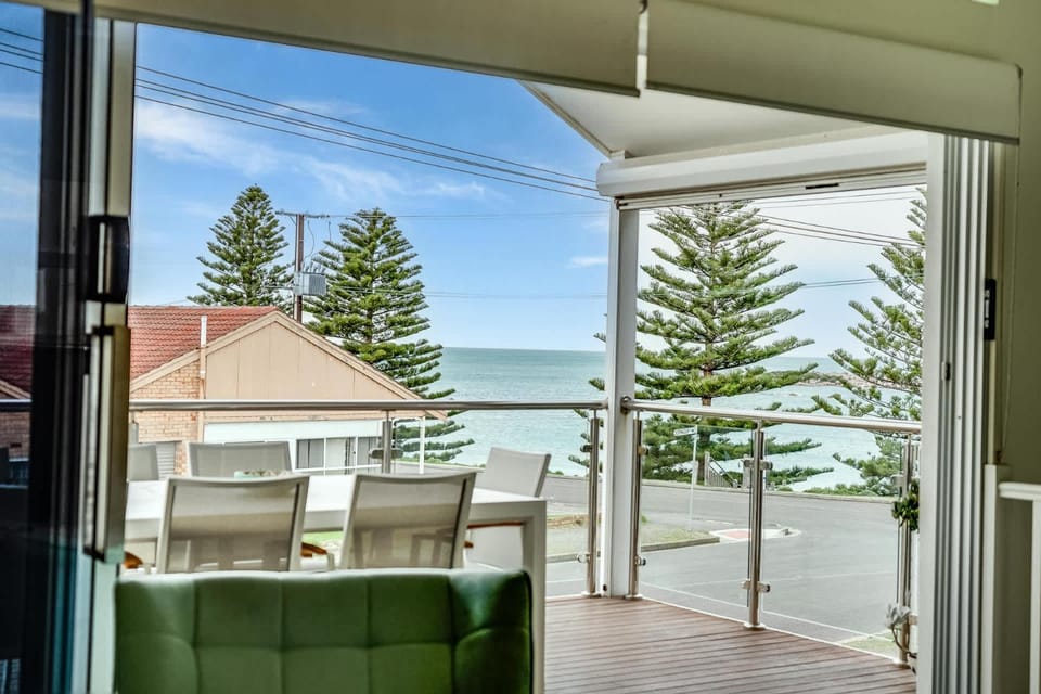 Horseshoe View 1A Scrymgour Rd Port Elliot - No Linen Included House in Port Elliot