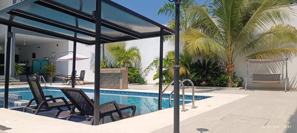 Garden, Swimming pool