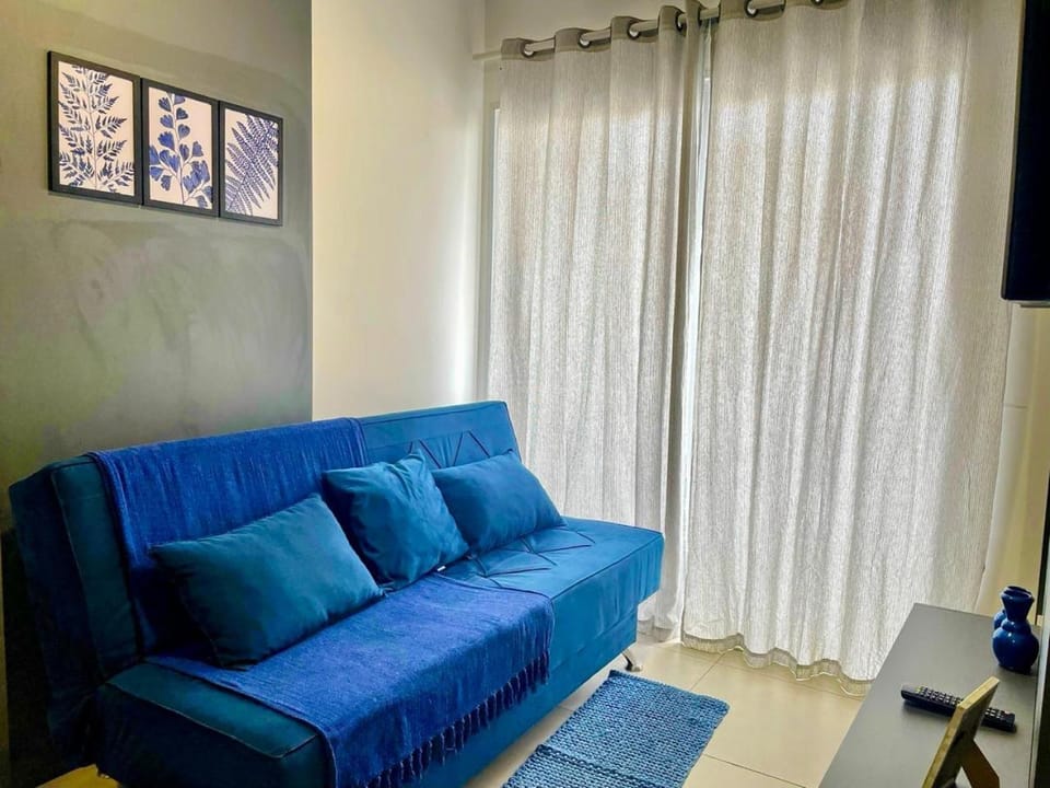 Bed, TV and multimedia, Living room