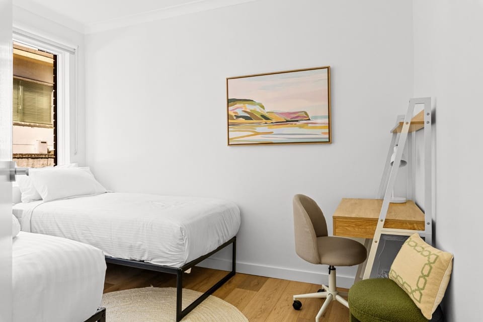 Gorgeous 3-Bed Manly Pad Short Walk to the Beach Apartment in Manly