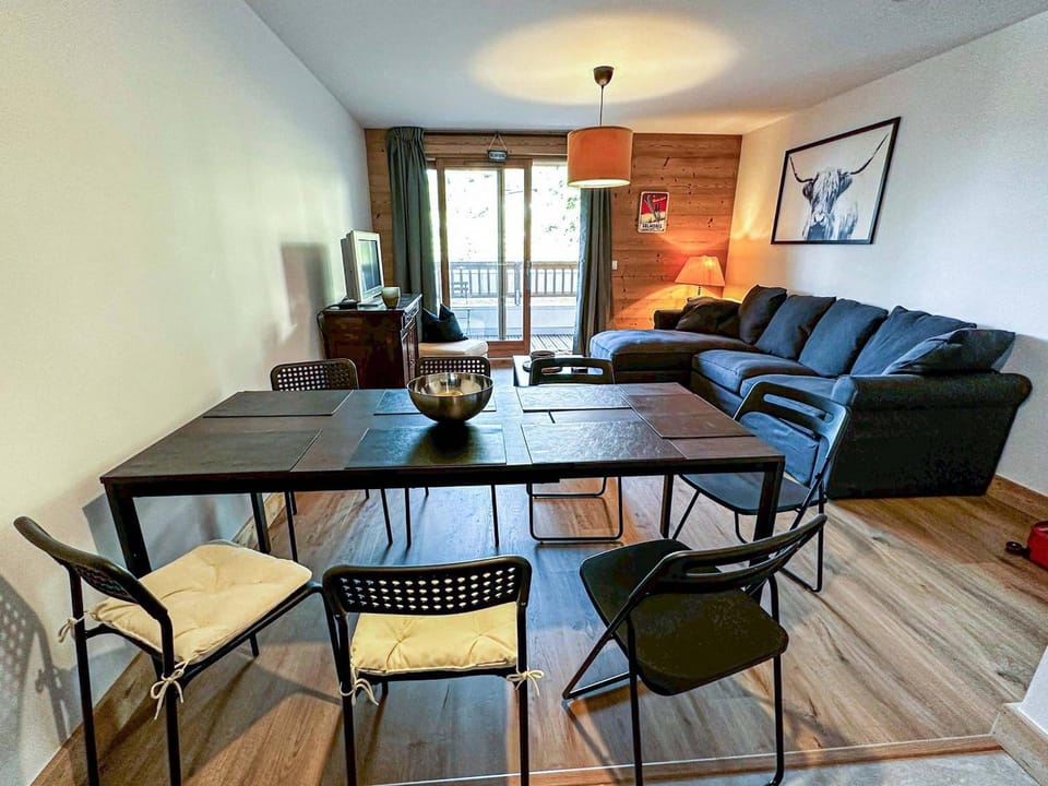 Appartement cosy 2 ch, 7 pers, pied de pistes, parking, wifi - FR-1-356-505 Apartment in Les Avanchers-Valmorel