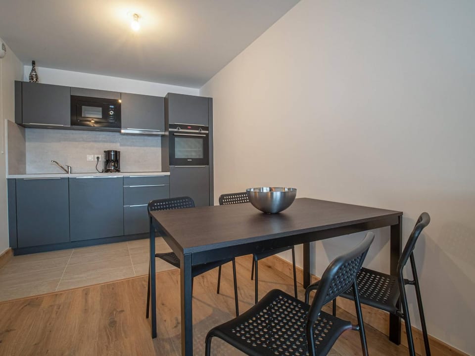 Appartement cosy 2 ch, 7 pers, pied de pistes, parking, wifi - FR-1-356-505 Apartment in Les Avanchers-Valmorel