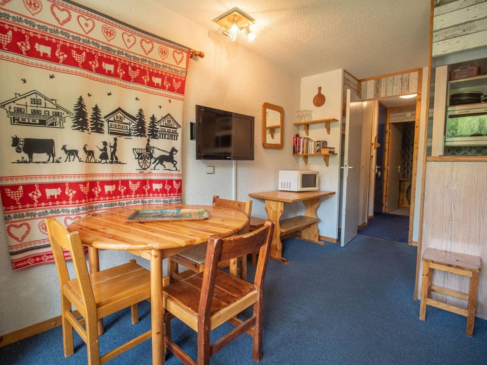 Valmorel Crève Coeur 2 Pièces - Animaux Acceptés, Parking, Balcon - FR-1-356-504 Apartment in Les Avanchers-Valmorel