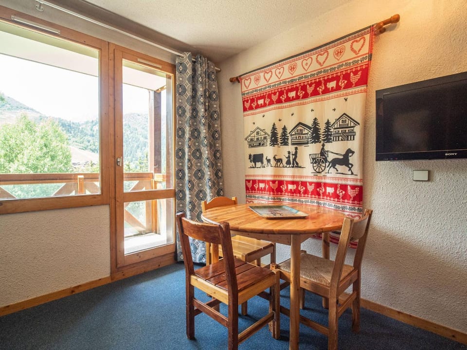 Valmorel Crève Coeur 2 Pièces - Animaux Acceptés, Parking, Balcon - FR-1-356-504 Apartment in Les Avanchers-Valmorel