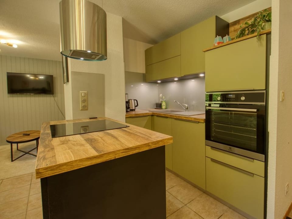 Appartement rénové avec WiFi près du ski-bus - FR-1-642-95 Apartment in Morillon