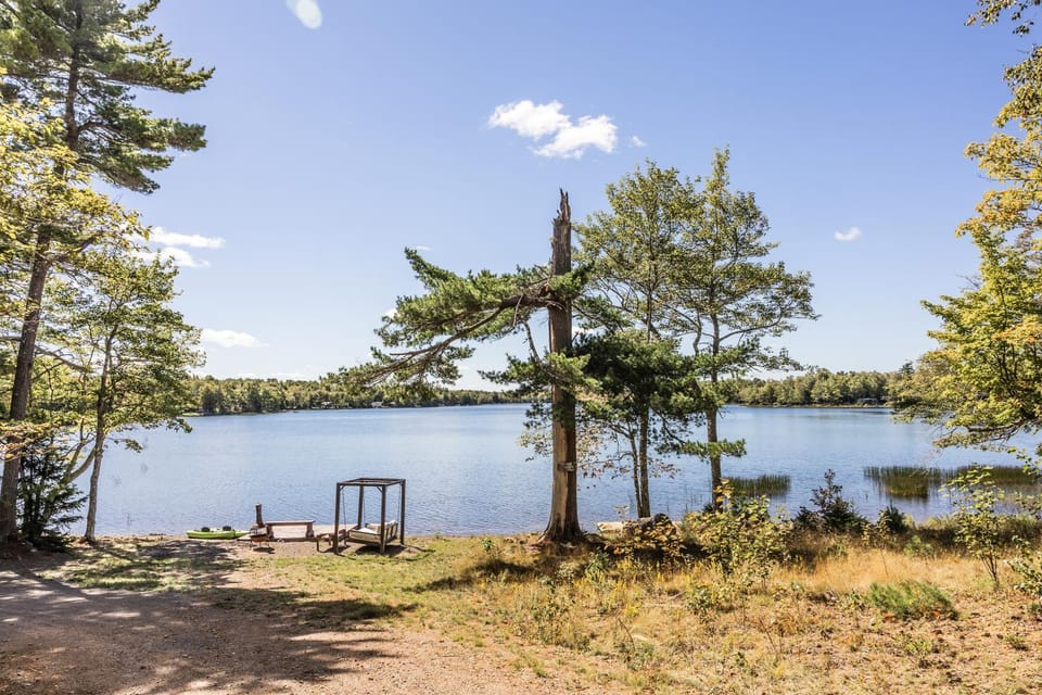 Sunken Escapes Cabin 10 Cabin in New Brunswick