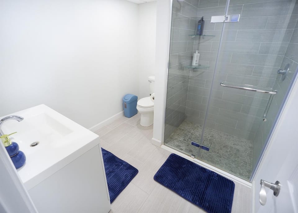 Shower, Toilet, Bathroom