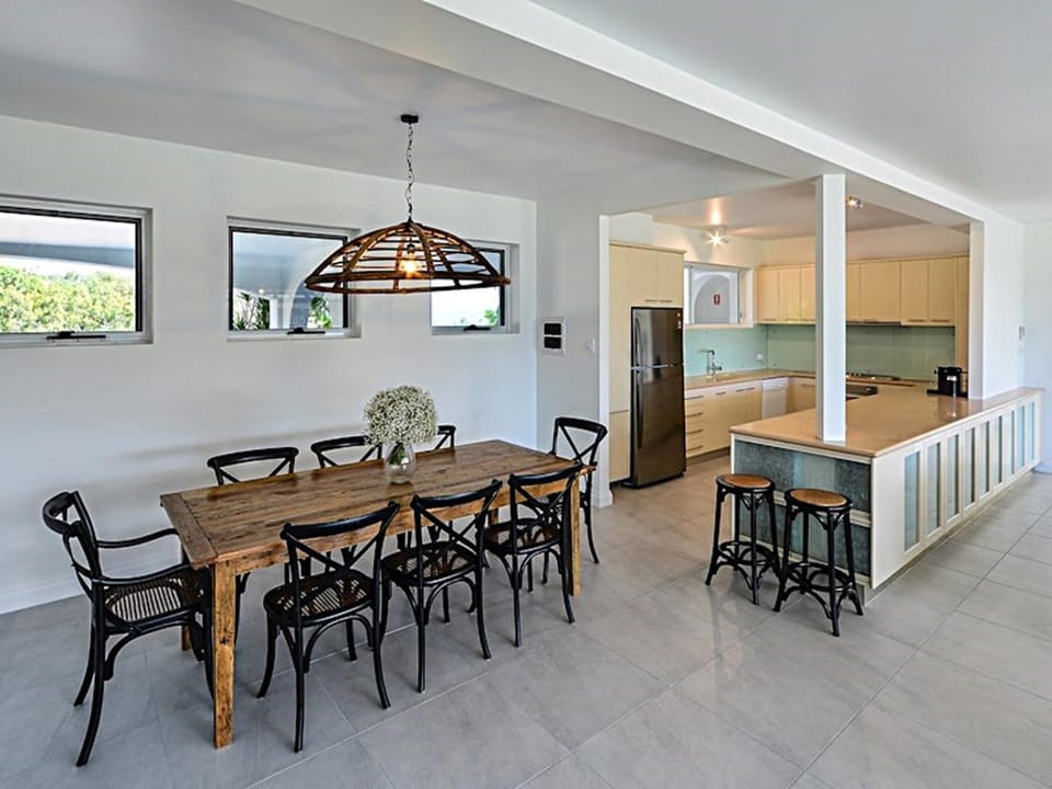 Kitchen or kitchenette, Dining area, dishwasher, oven, stove, kitchen