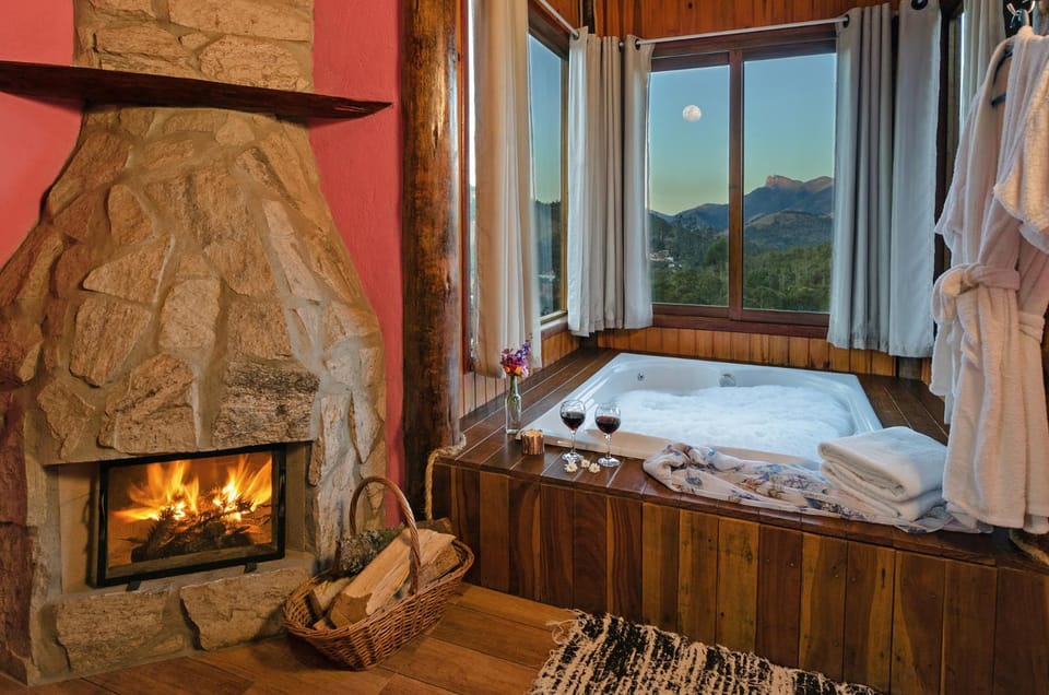 Hot Tub, View (from property/room), Decorative detail, Mountain view