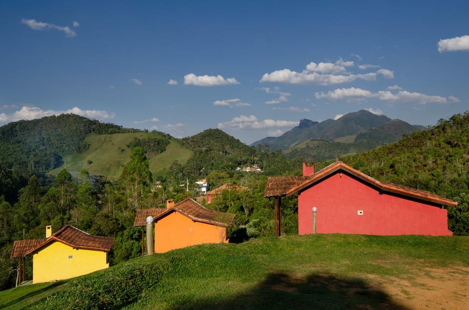 Property building, Neighbourhood, Natural landscape, Garden, Mountain view