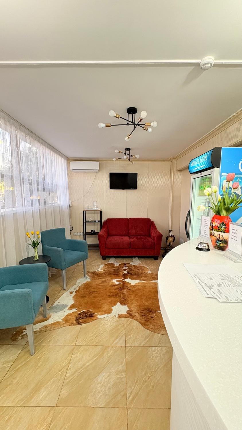 Seating area, air conditioner