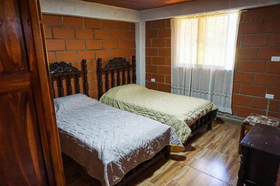 Retro Finca Urrao - Peaceful Avocado Farm Retreat House in Choco, Colombia