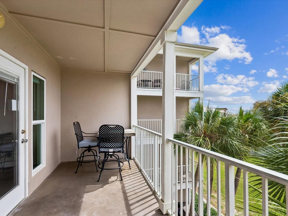 Balcony/Terrace, Seating area, Garden view