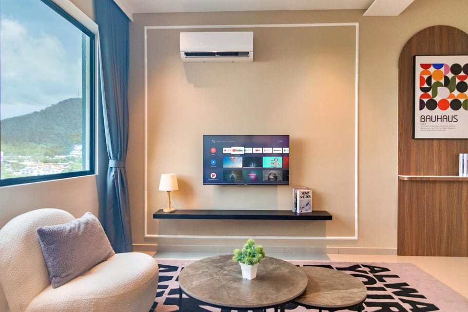 TV and multimedia, Living room, Seating area, air conditioner