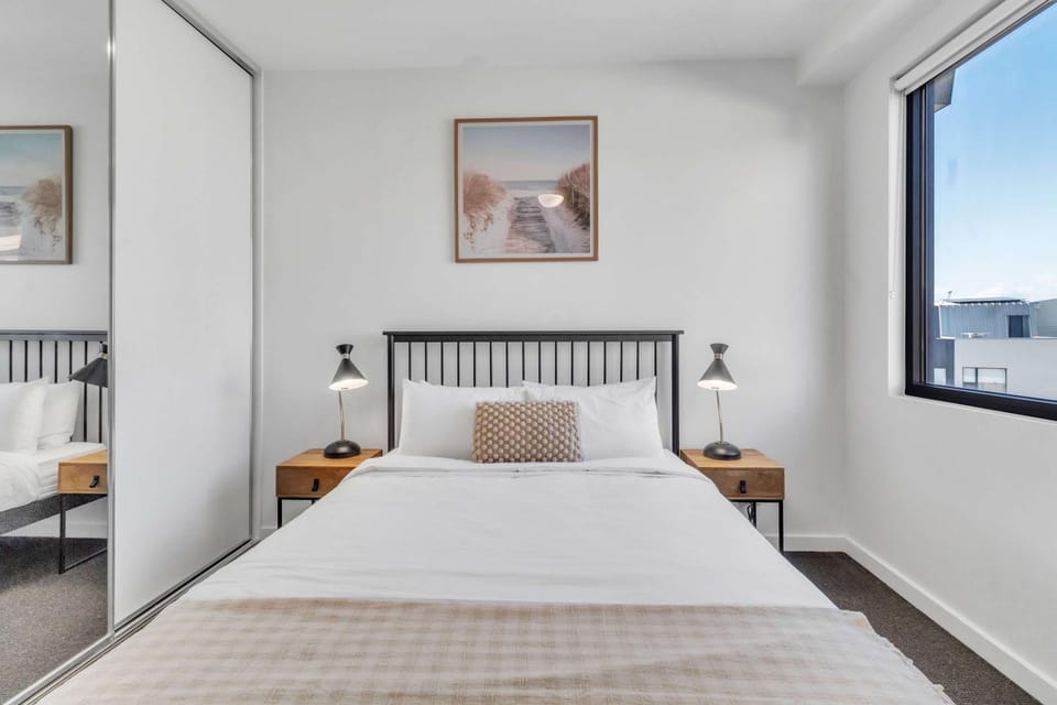 Portside Paradise - Steps away from the Port Apartment in Port Adelaide