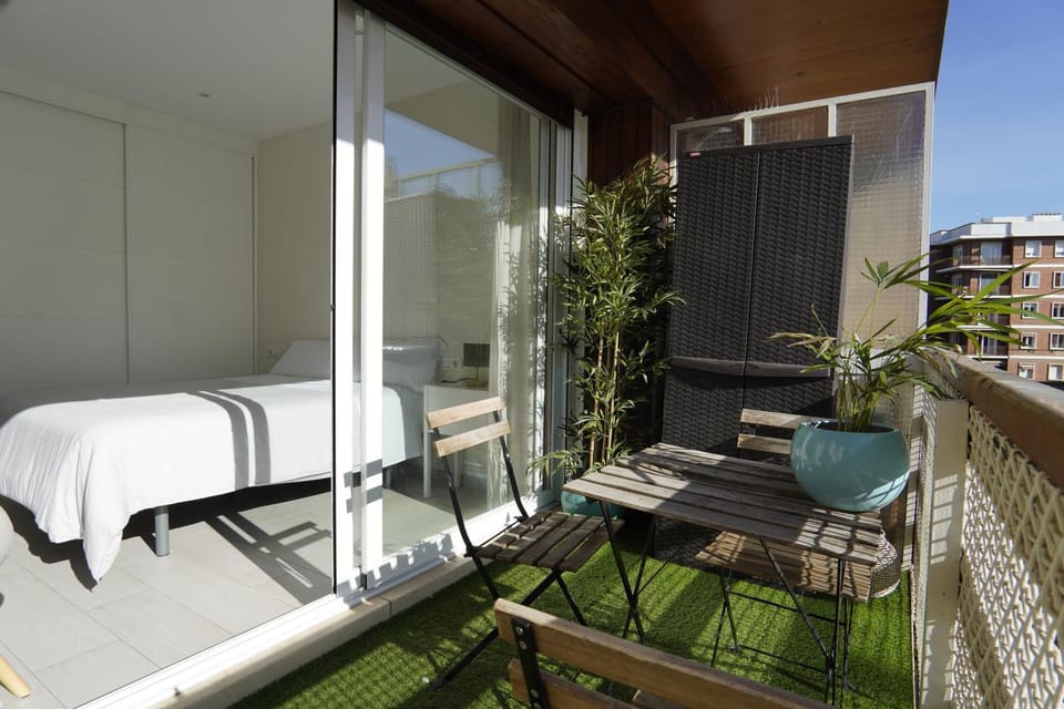 Off site, Balcony/Terrace