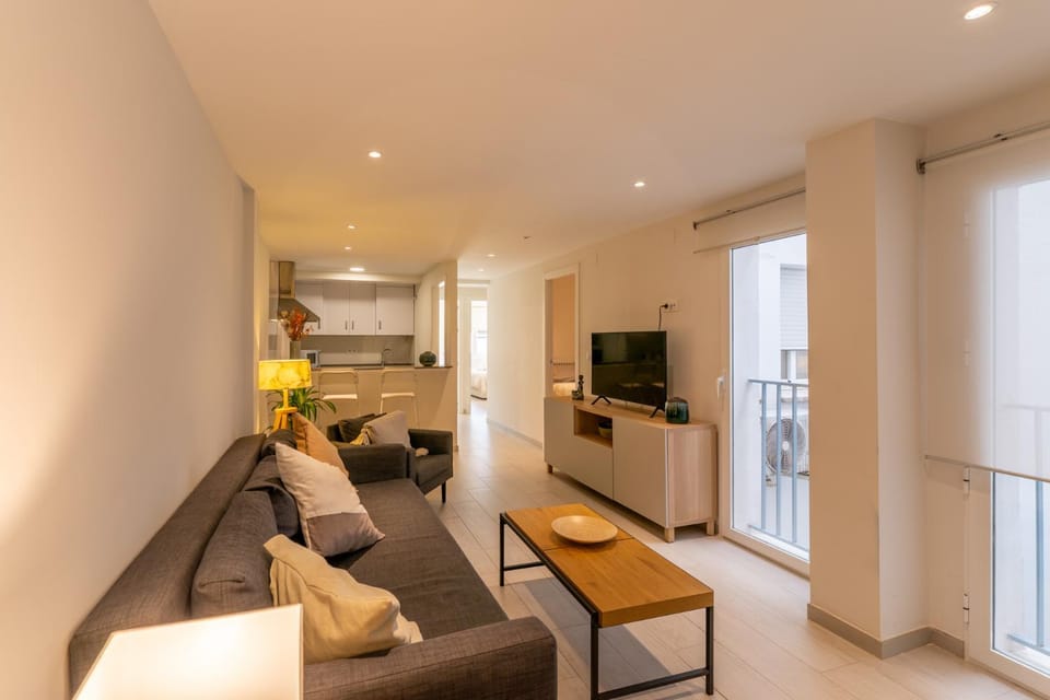 TV and multimedia, Kitchen or kitchenette, Living room, Seating area, Evening entertainment