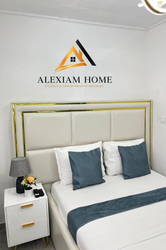 Chambre meublée avec kitchenette Apartment in Douala
