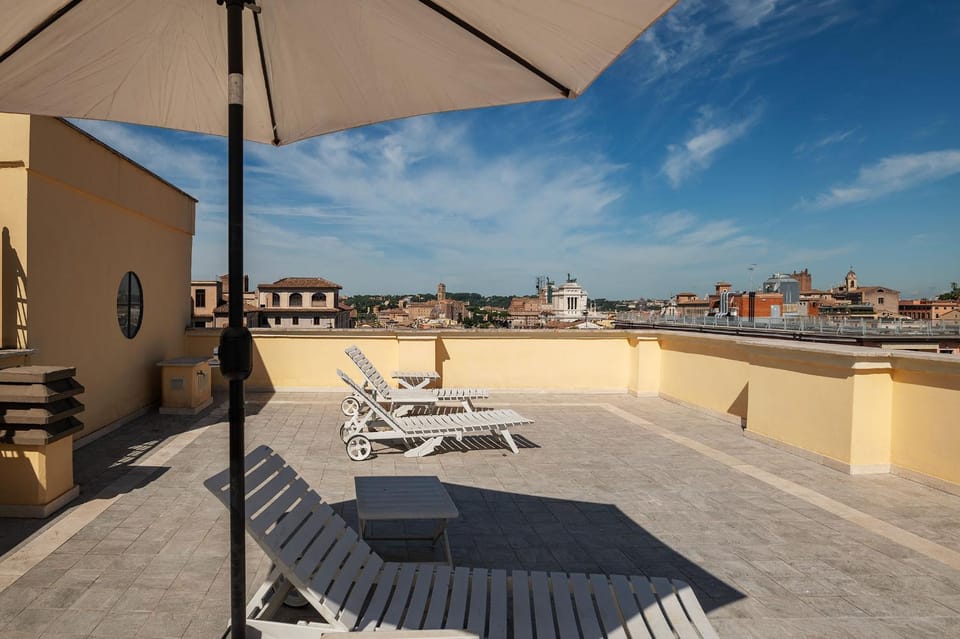 Day, Balcony/Terrace, Balcony/Terrace, City view, sunbed