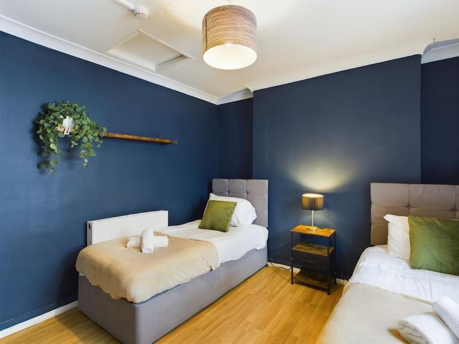 The Games Rooms - Churchill Square Apartment in Brighton