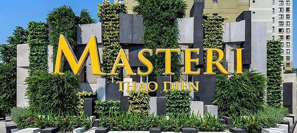 Day, Property logo or sign