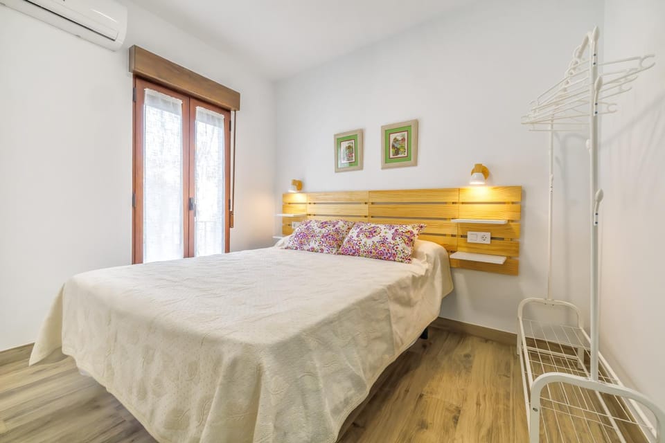 Bed, Bedroom, heating, air conditioner