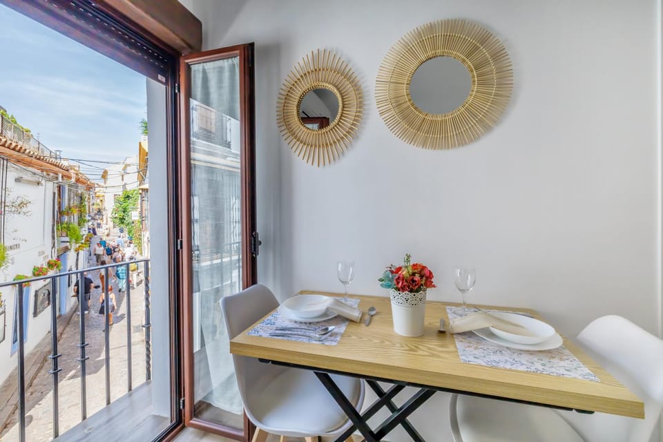 Day, View (from property/room), Balcony/Terrace, Living room, Dining area