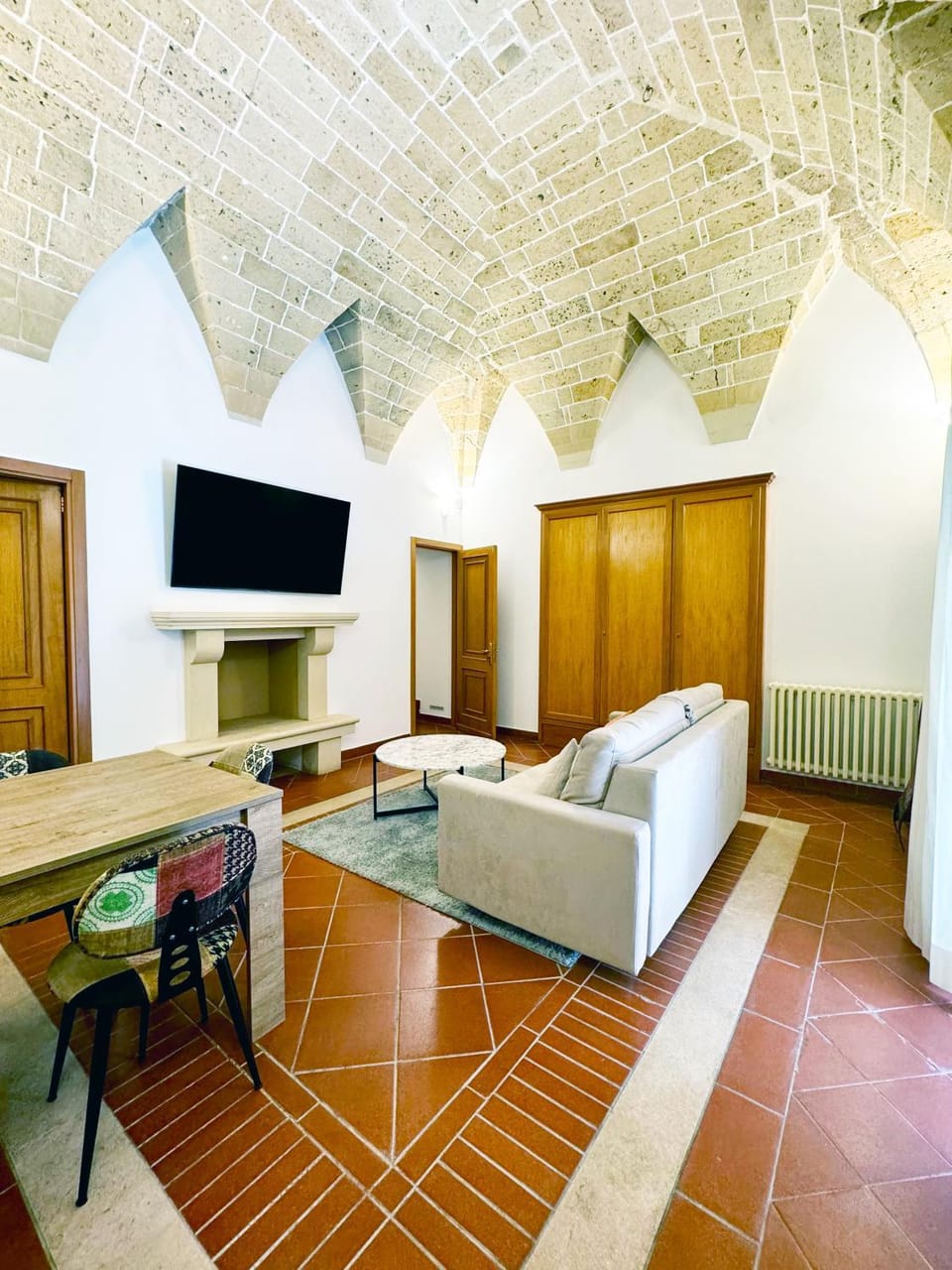 Communal lounge/ TV room, TV and multimedia, Living room, Seating area, Evening entertainment, internet