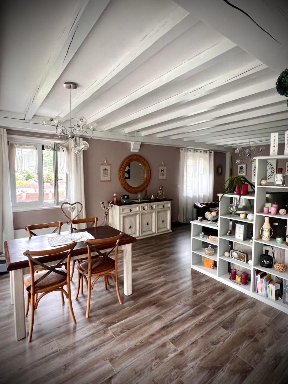 Living room, Dining area