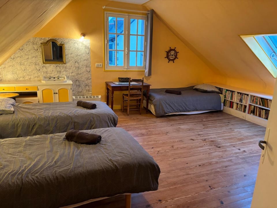 Maison Bretonne vue mer 3 chambres 9 personnes 300m de la mer et du centre du Val André House in Brittany