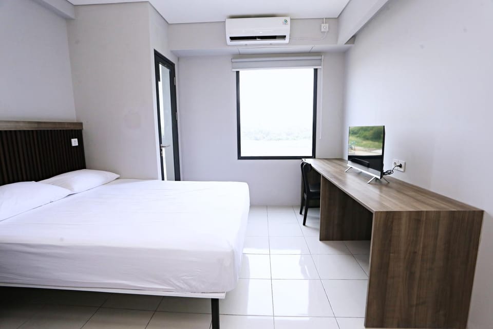 Bed, TV and multimedia, Photo of the whole room, Bedroom, air conditioner