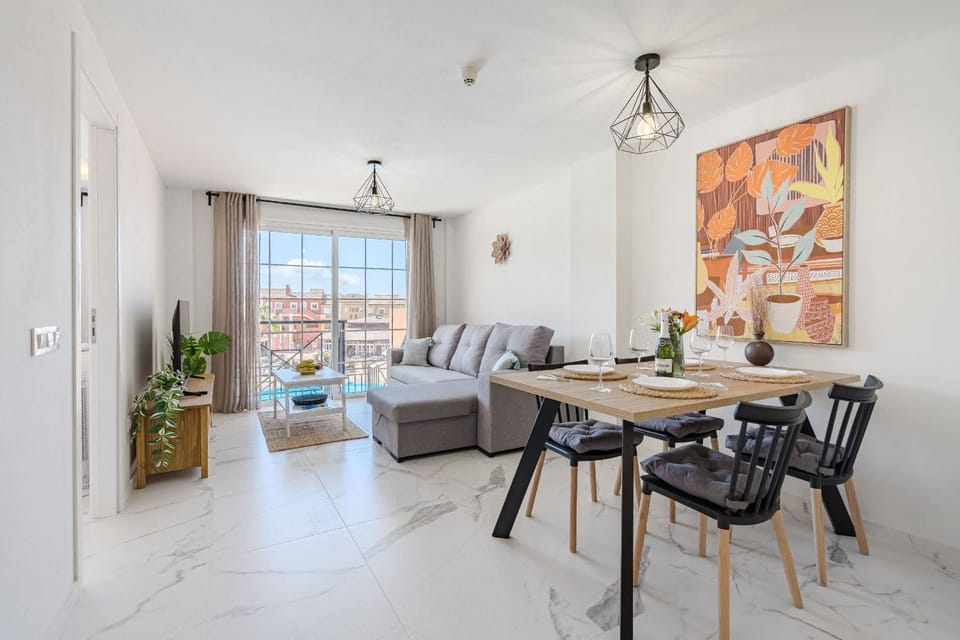 TV and multimedia, Balcony/Terrace, Living room, Seating area, Dining area