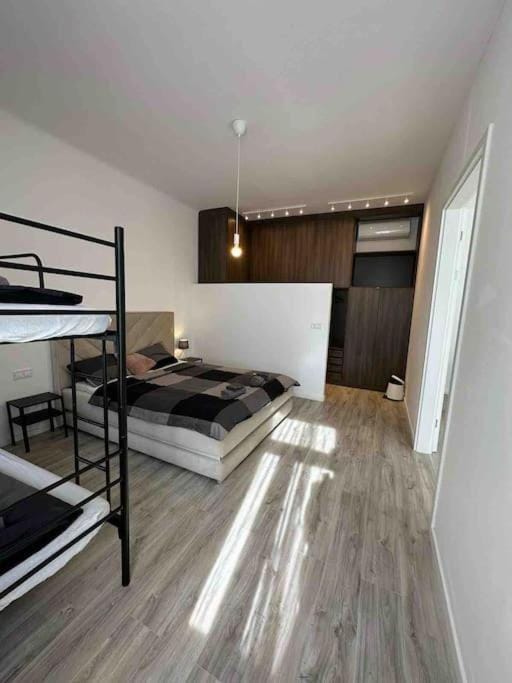 Newly NEW YORK Designed 3 Bedroom Apartment Apartment in Budapest