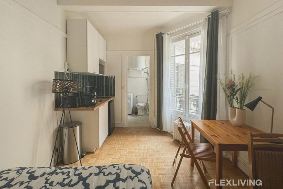 Immeuble Championnet Apartment in Paris
