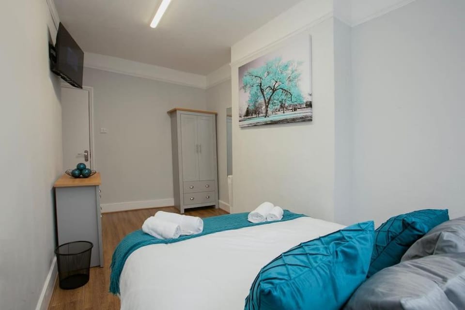 Large Stylish 2bedroom flat in Wood Green Apartment in London
