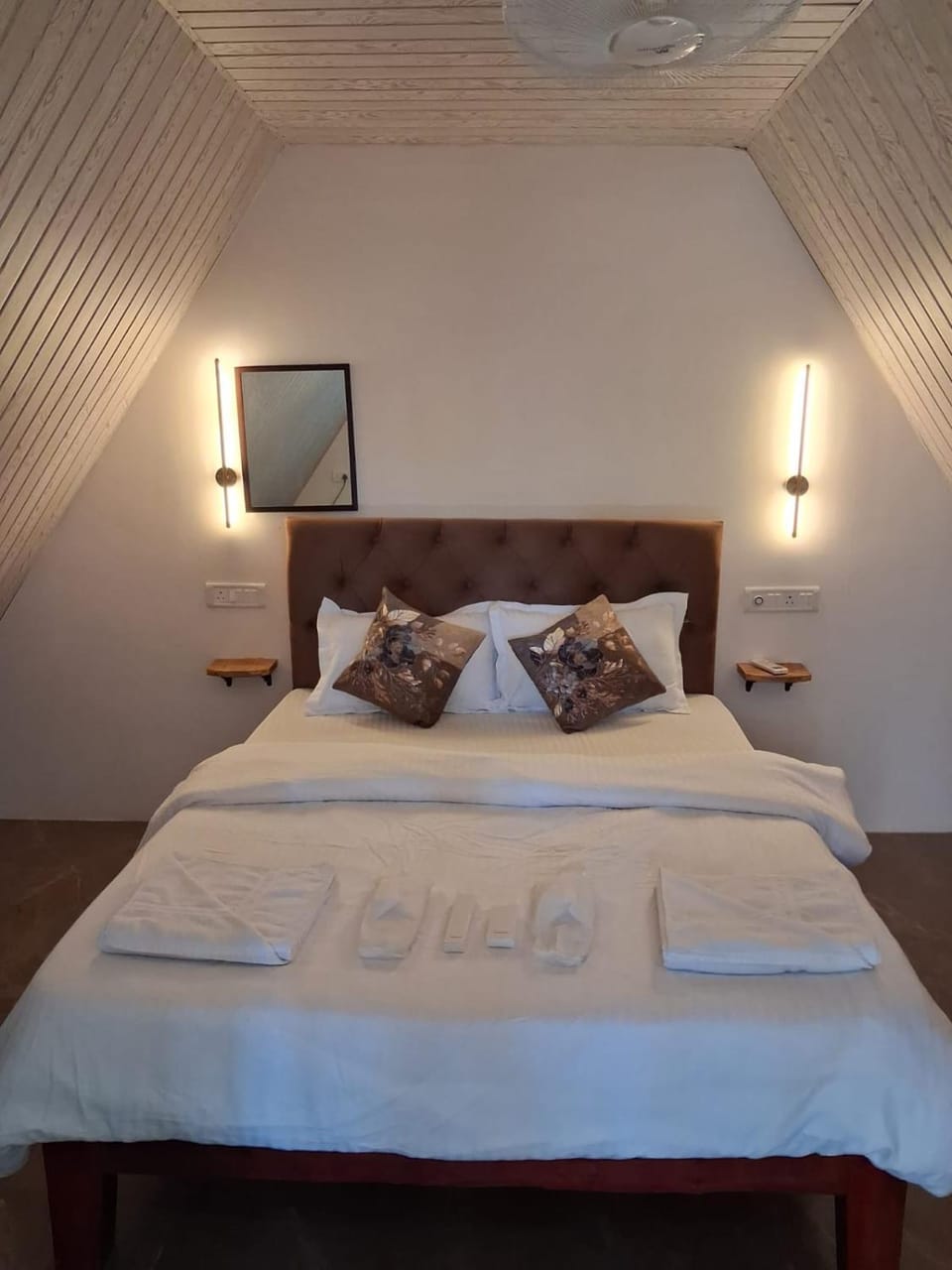 Sea Shades Cottages with Private Jacuzzi Resort in Canacona