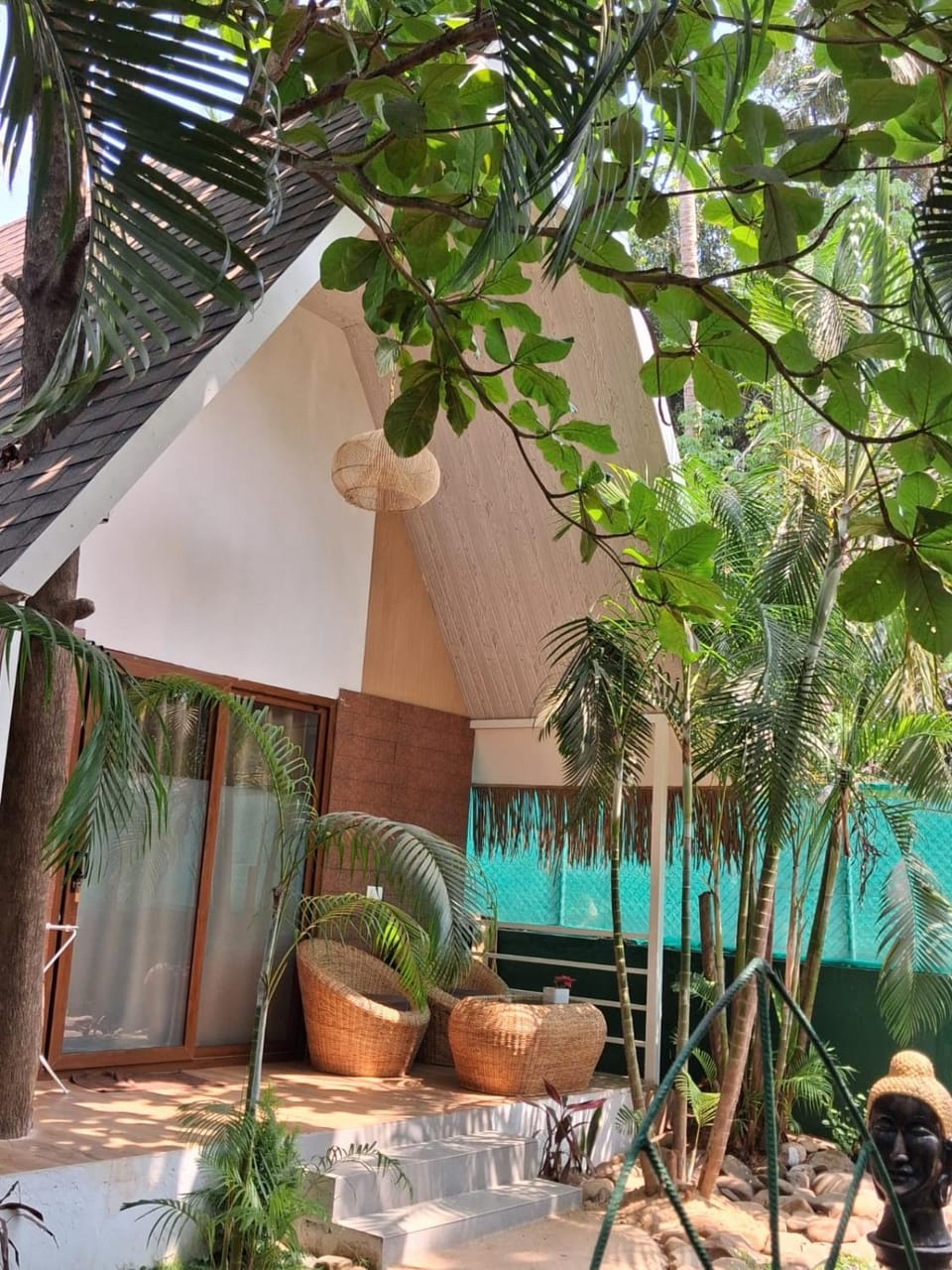 Sea Shades Cottages with Private Jacuzzi Resort in Canacona
