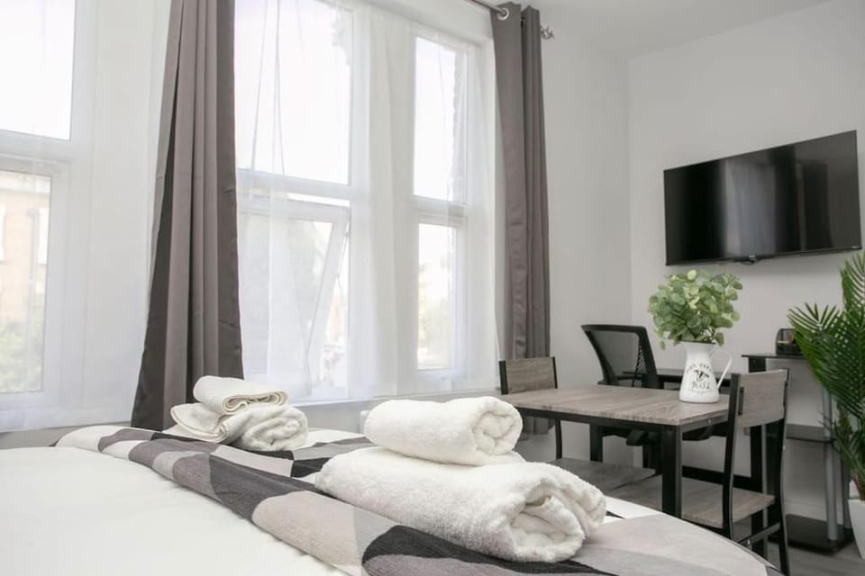Cherry blossom studio in Sydenham Apartment in London Borough of Southwark