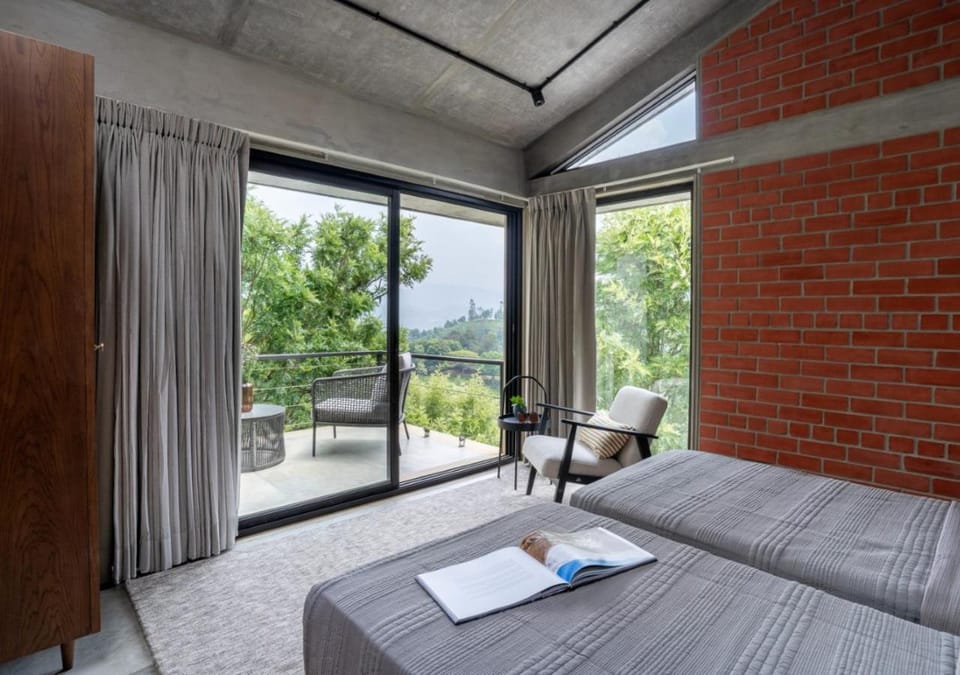Bed, Living room, Photo of the whole room, Seating area, Bedroom