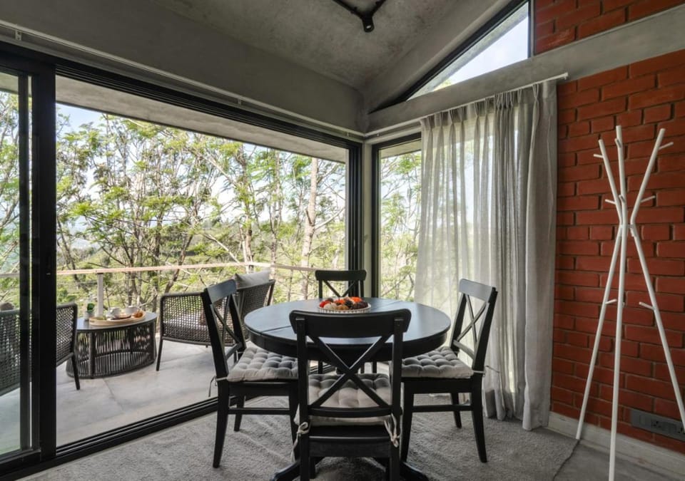 Balcony/Terrace, Living room, Seating area, Dining area