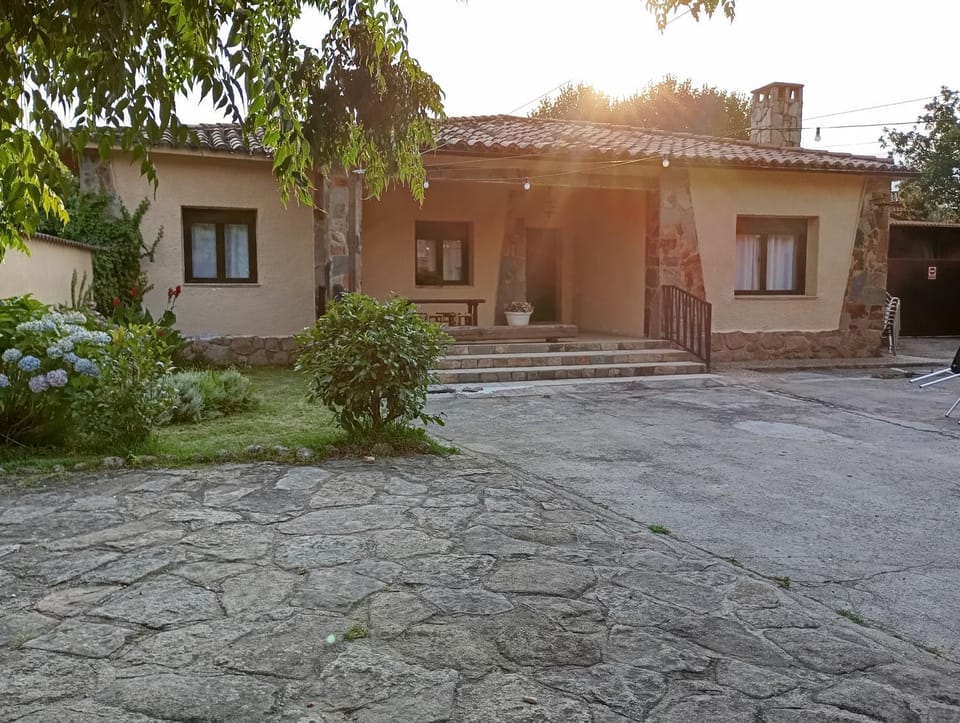 La Muralla de Gredos House in Extremadura, Spain