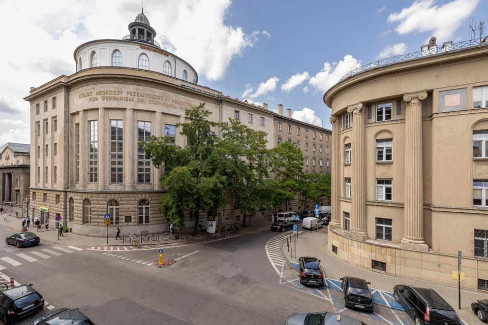 Property building, Facade/entrance, Off site
